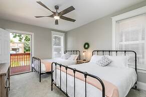 Cozy Family Home - Walk to MO Botanical Gardens