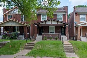 Cozy Family Home - Walk to MO Botanical Gardens