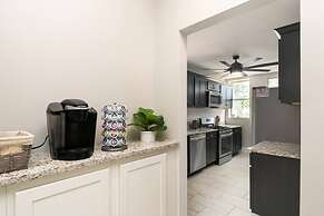 Cozy Family Home - Walk to MO Botanical Gardens