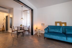 New Soho 13- Top Center Black & White