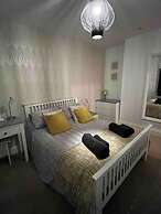 Remarkable 1-bed Seaview Beach Apartment Barmouth