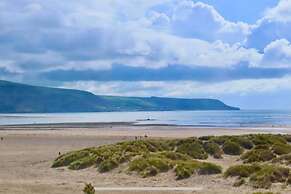 Remarkable 1-bed Seaview Beach Apartment Barmouth