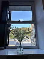 Remarkable 1-bed Seaview Beach Apartment Barmouth