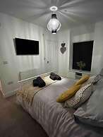 Remarkable 1-bed Seaview Beach Apartment Barmouth