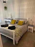 Remarkable 1-bed Seaview Beach Apartment Barmouth