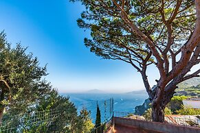 Capri Turquoise by Napoliapartments