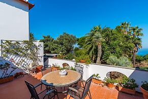 Capri Turquoise by Napoliapartments