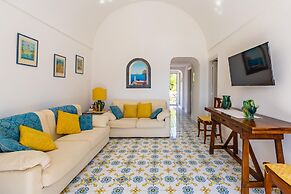 Capri Turquoise by Napoliapartments