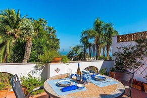 Capri Turquoise by Napoliapartments