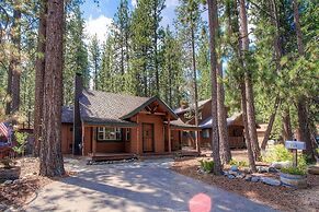Breezy Pines Cabin 4 Bedroom Home by Redawning