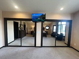 Epiphany 5 Bedroom Home by RedAwning