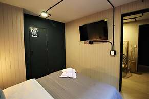 One Living by Roots Rentals