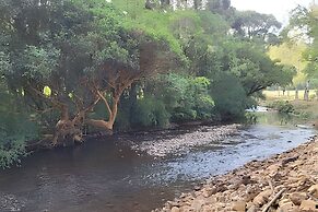 Cabana Pequeno Bosque Com Vista - o Rio, à 15 km da cidade