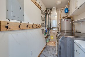 Winter Park Condo w/ Balcony & Mtn Views!