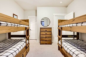 Cozy Tabernash Home w/ Fireplace & Mountain Views