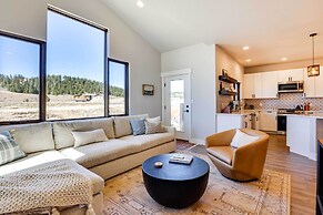 Cozy Tabernash Home w/ Fireplace & Mountain Views