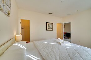 Sunlit Davenport Family Home w/ Lanai & Gas Grill!