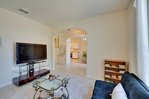 Sunlit Davenport Family Home w/ Lanai & Gas Grill!