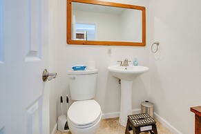 Pollock Pines Cabin: Game Room w/ A/C & Heat!