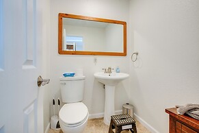 Pollock Pines Cabin: Game Room w/ A/C & Heat!