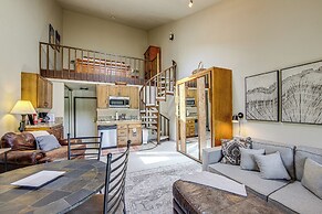 Private Balcony & Mtn Views: Granby Studio!