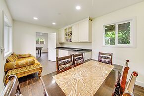 Deck + Game Room: Redmond Home ~ 17 Mi to Seattle