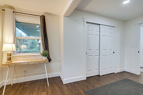 Deck + Game Room: Redmond Home ~ 17 Mi to Seattle