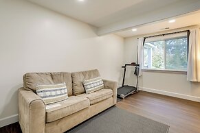 Deck + Game Room: Redmond Home ~ 17 Mi to Seattle