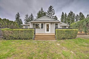 Deck + Game Room: Redmond Home ~ 17 Mi to Seattle