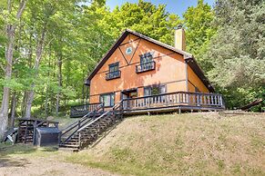 'buckhorn' - Slopeside Iron River Cabin w/ Sauna
