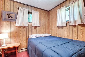 'buckhorn' - Slopeside Iron River Cabin w/ Sauna