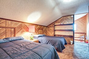 'buckhorn' - Slopeside Iron River Cabin w/ Sauna