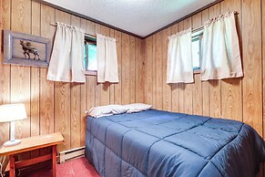 'buckhorn' - Slopeside Iron River Cabin w/ Sauna