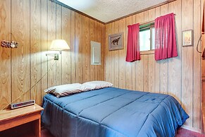 'buckhorn' - Slopeside Iron River Cabin w/ Sauna