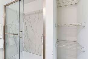 Beautiful Kenmore Retreat Near Marina & Beach!