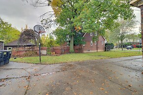 8 Mi to Ford Field: Detroit Getaway w/ Fireplace!