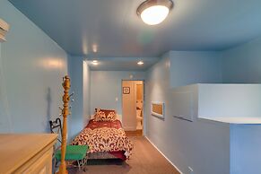 8 Mi to Ford Field: Detroit Getaway w/ Fireplace!