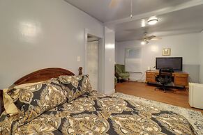 8 Mi to Ford Field: Detroit Getaway w/ Fireplace!