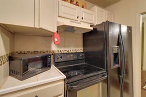 8 Mi to Ford Field: Detroit Getaway w/ Fireplace!