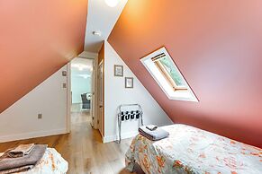 Condo w/ Deck & Grill < 5 Miles to Loon Mountain!