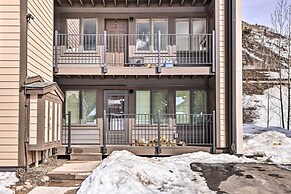 Cozy East Vail Condo ~ 6 Mi to Vail Village!