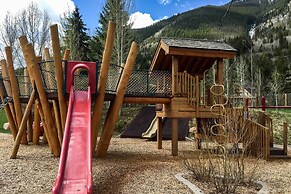 Cozy East Vail Condo ~ 6 Mi to Vail Village!