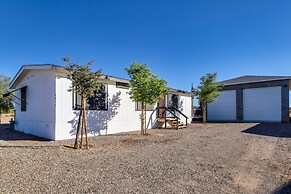 Updated Topock Home w/ Deck & Fire Pit!