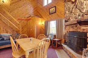 Outdoor Lover's Paradise: Slopeslide Cabin!