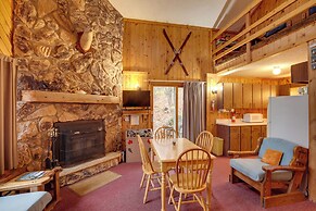 Outdoor Lover's Paradise: Slopeslide Cabin!