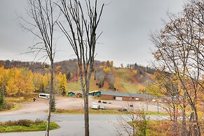 Outdoor Lover's Paradise: Slopeslide Cabin!
