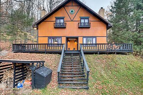 Walk to Ski Brule: Slope-view Cabin, Dogs Welcome!