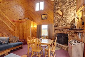 Outdoor Lover's Paradise: Slopeslide Cabin!