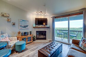 Dog-friendly Ocean Shores Condo w/ Balcony & Views