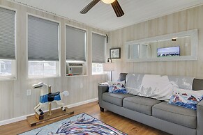 Beach Bay Pony Place w/ Ponies: 1 Mi to Water!